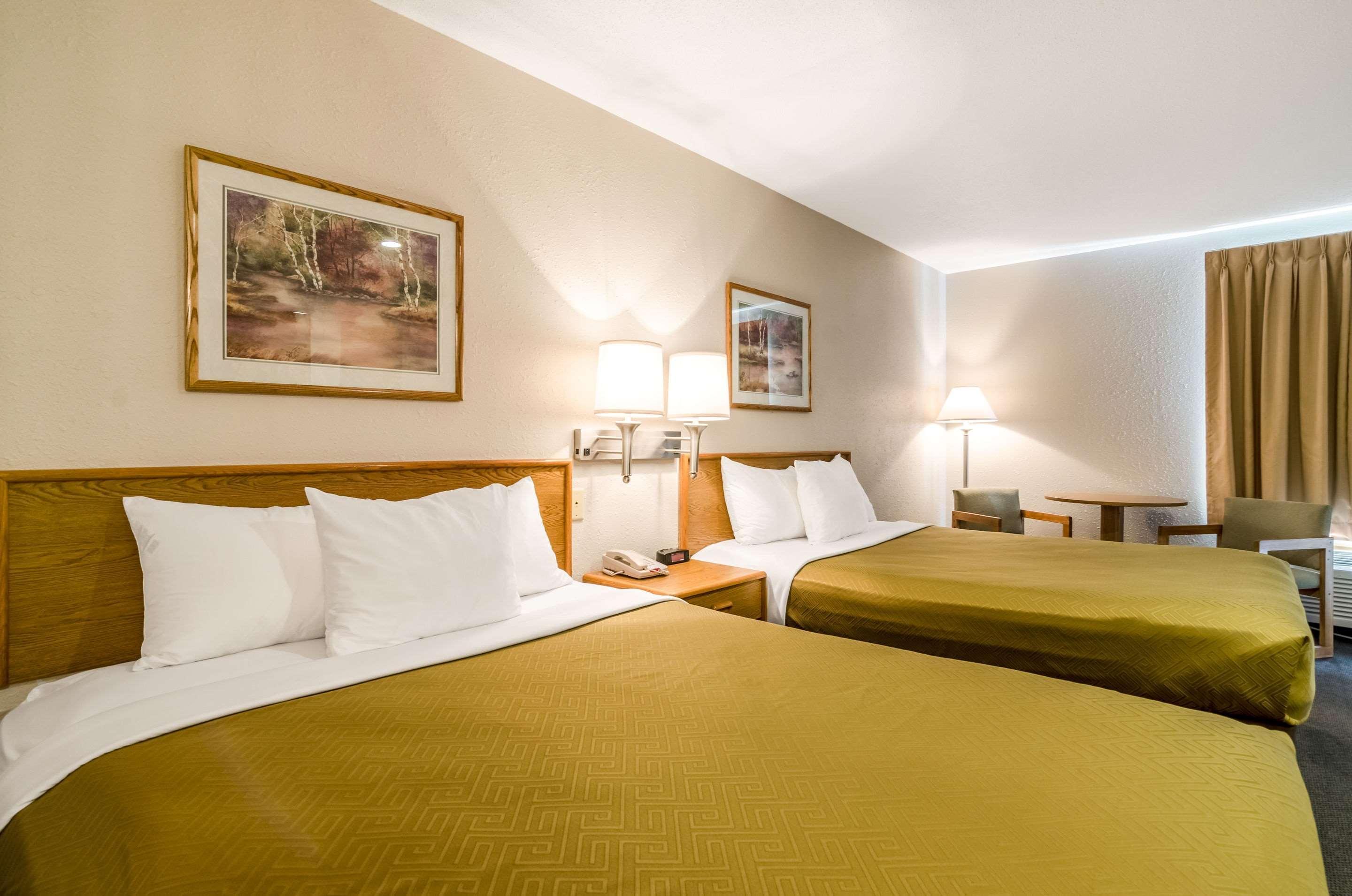 Rodeway Inn Ainsworth Bagian luar foto