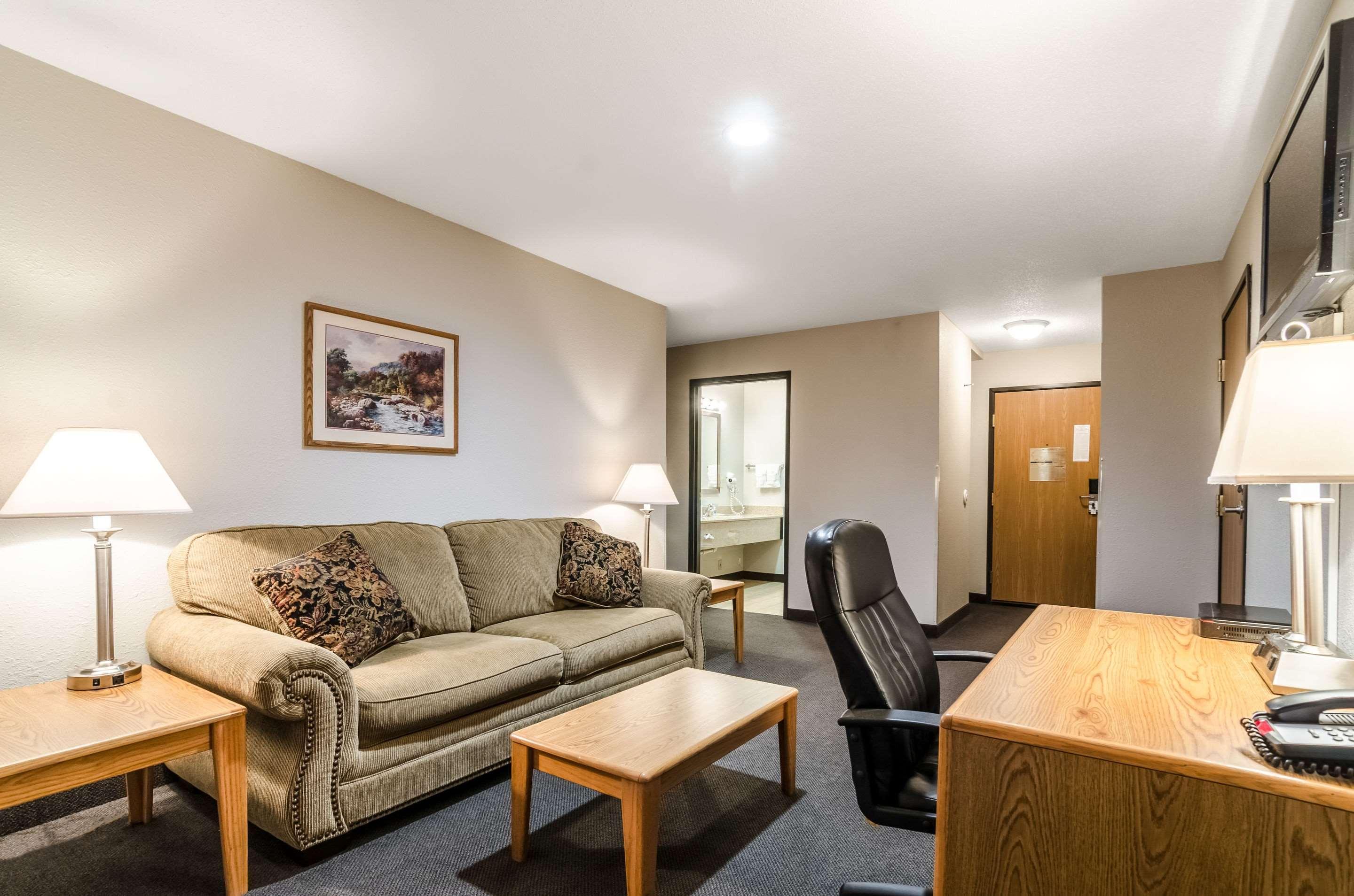 Rodeway Inn Ainsworth Bagian luar foto