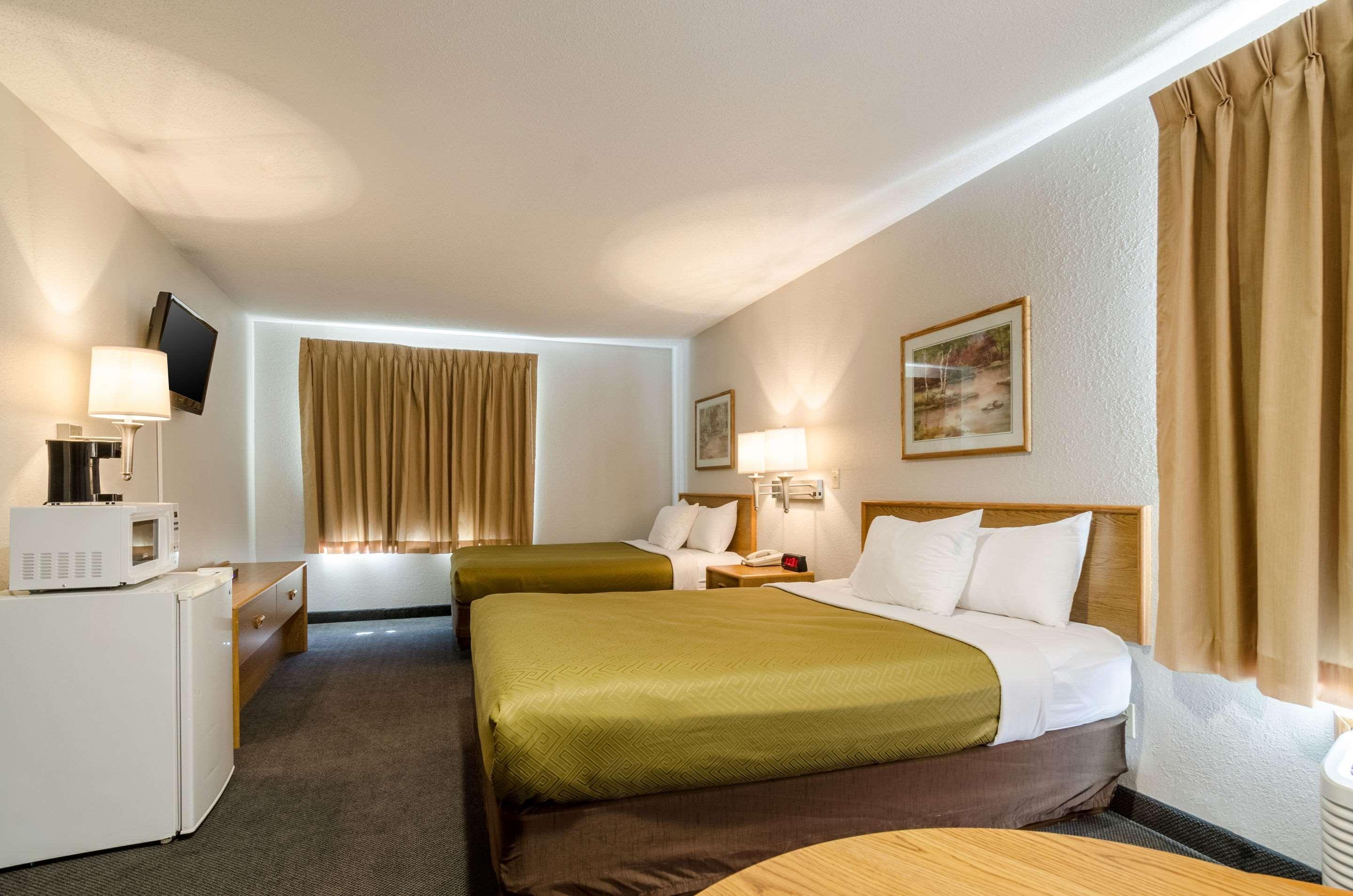 Rodeway Inn Ainsworth Bagian luar foto