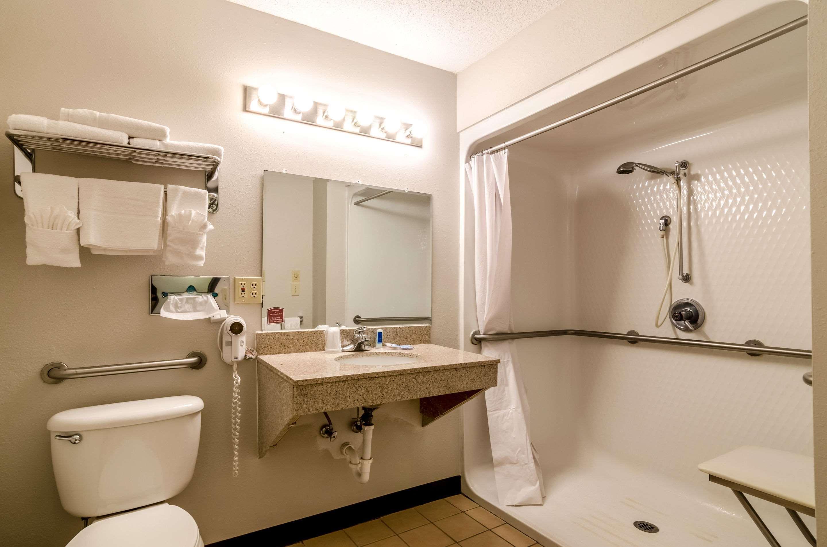 Rodeway Inn Ainsworth Bagian luar foto