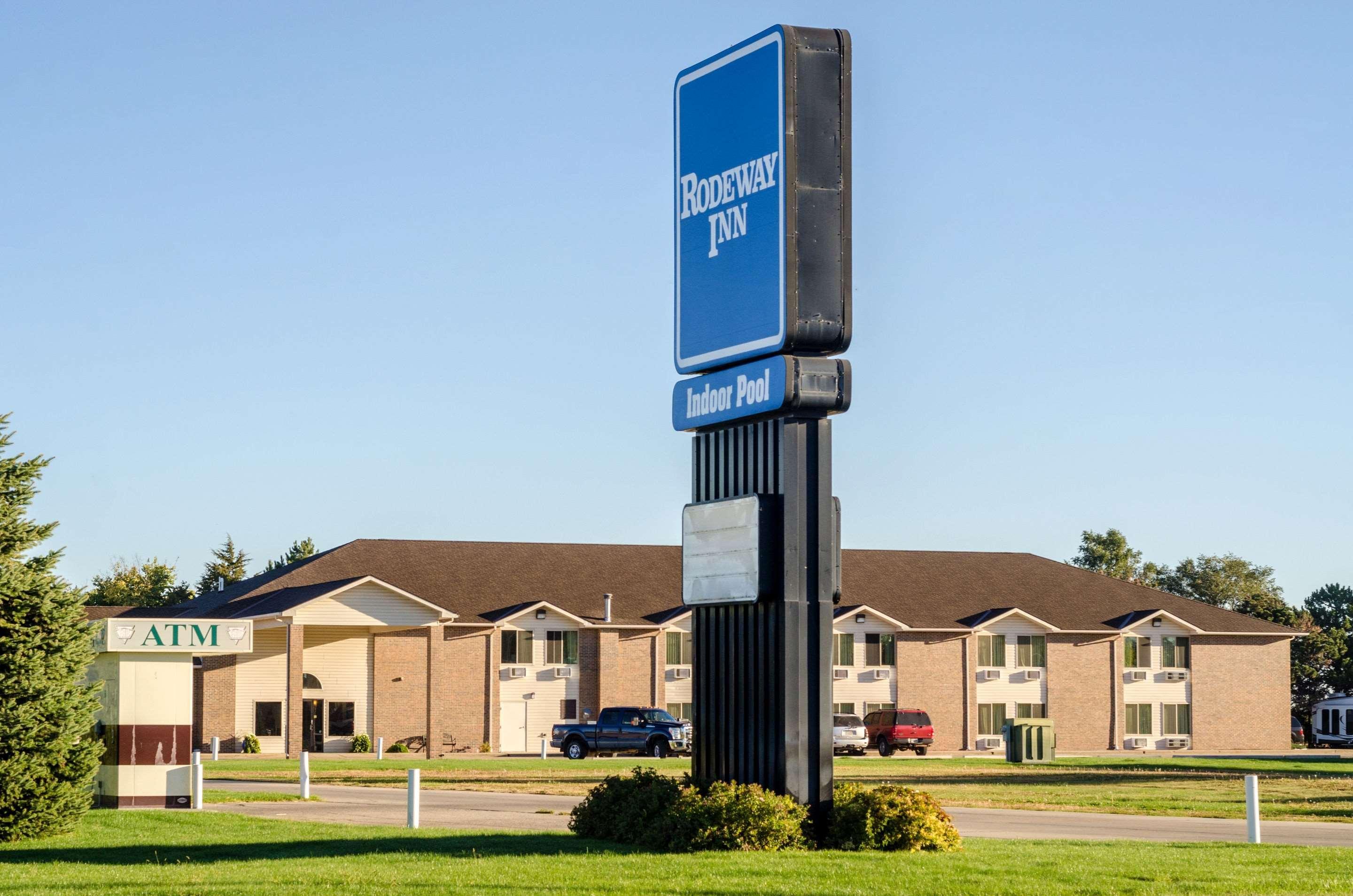 Rodeway Inn Ainsworth Bagian luar foto