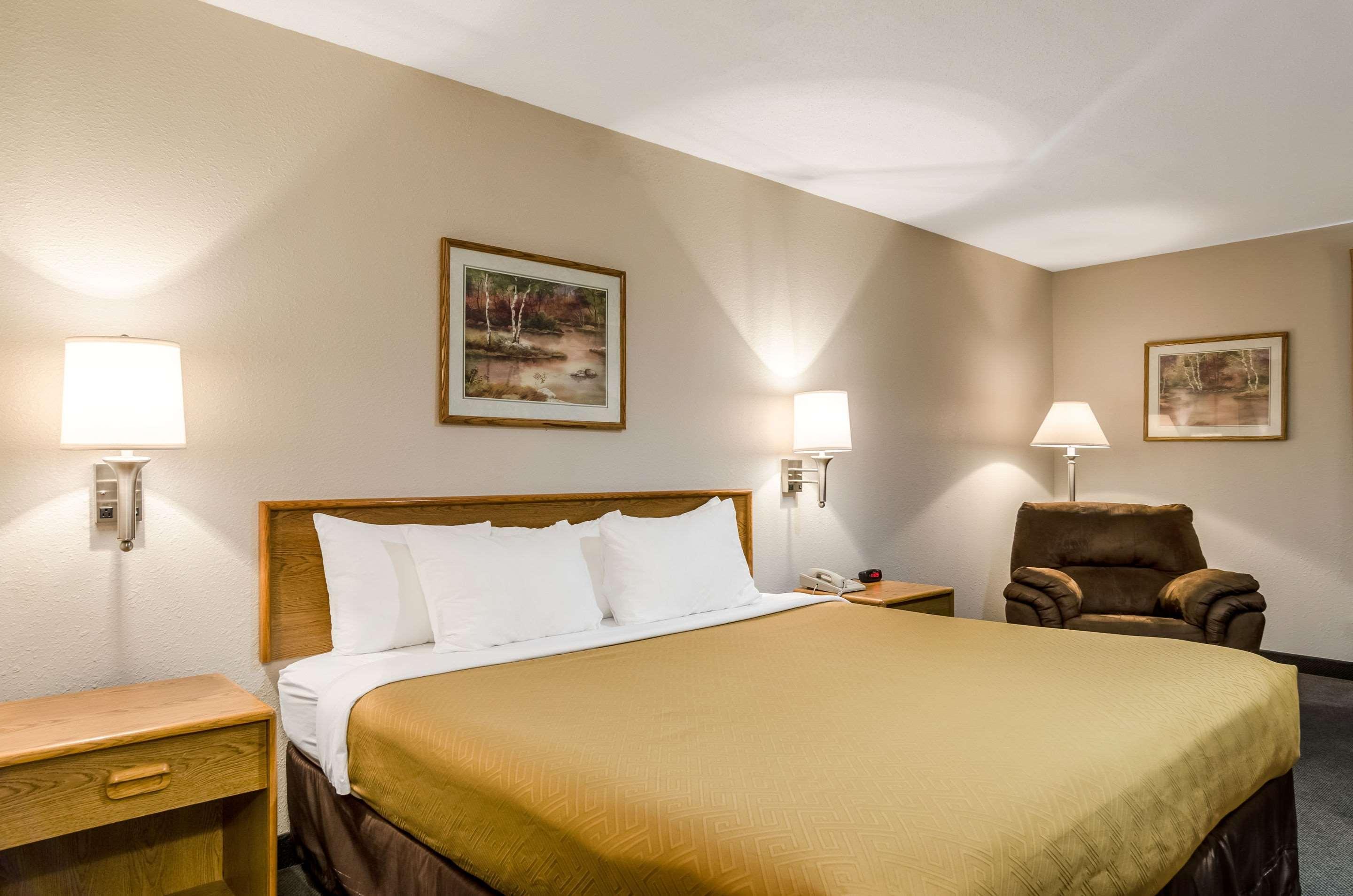 Rodeway Inn Ainsworth Bagian luar foto