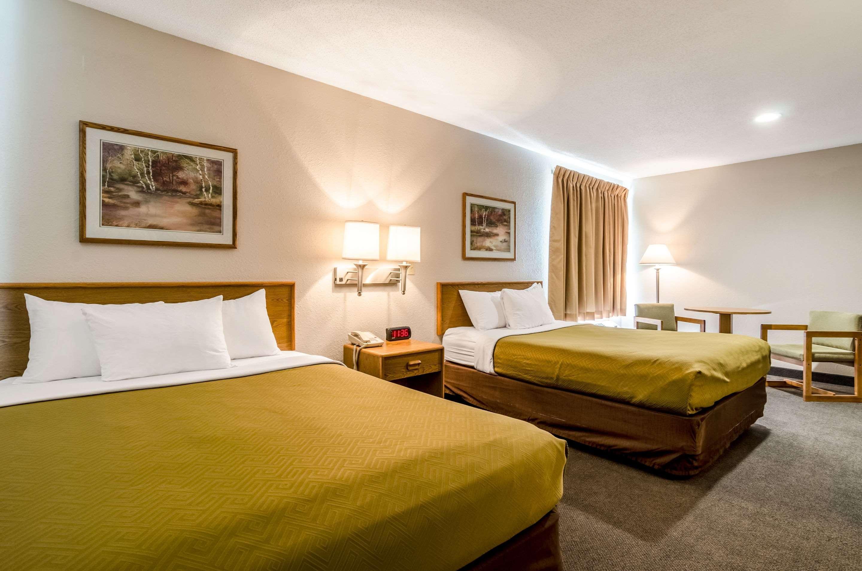 Rodeway Inn Ainsworth Bagian luar foto