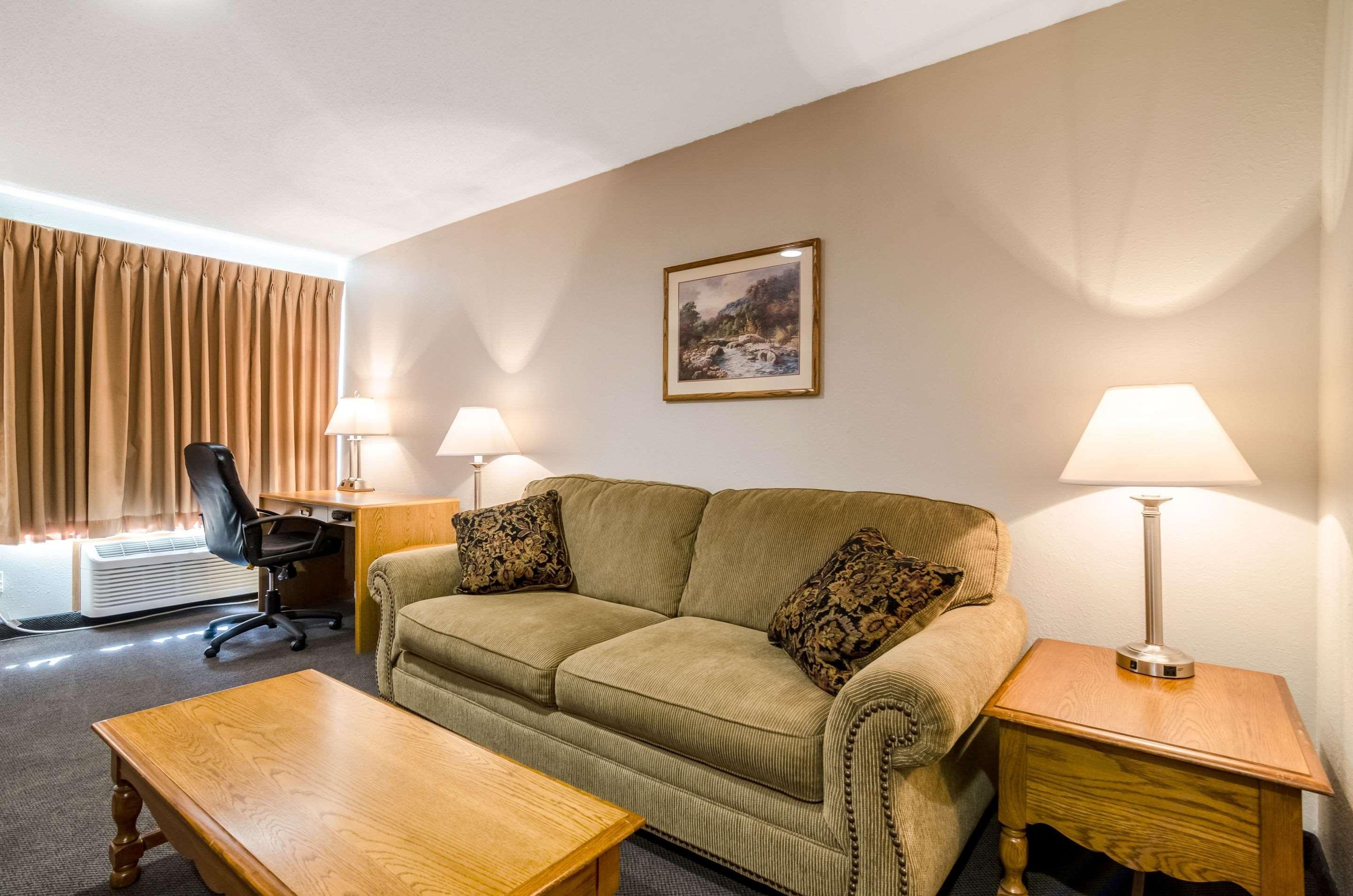 Rodeway Inn Ainsworth Bagian luar foto