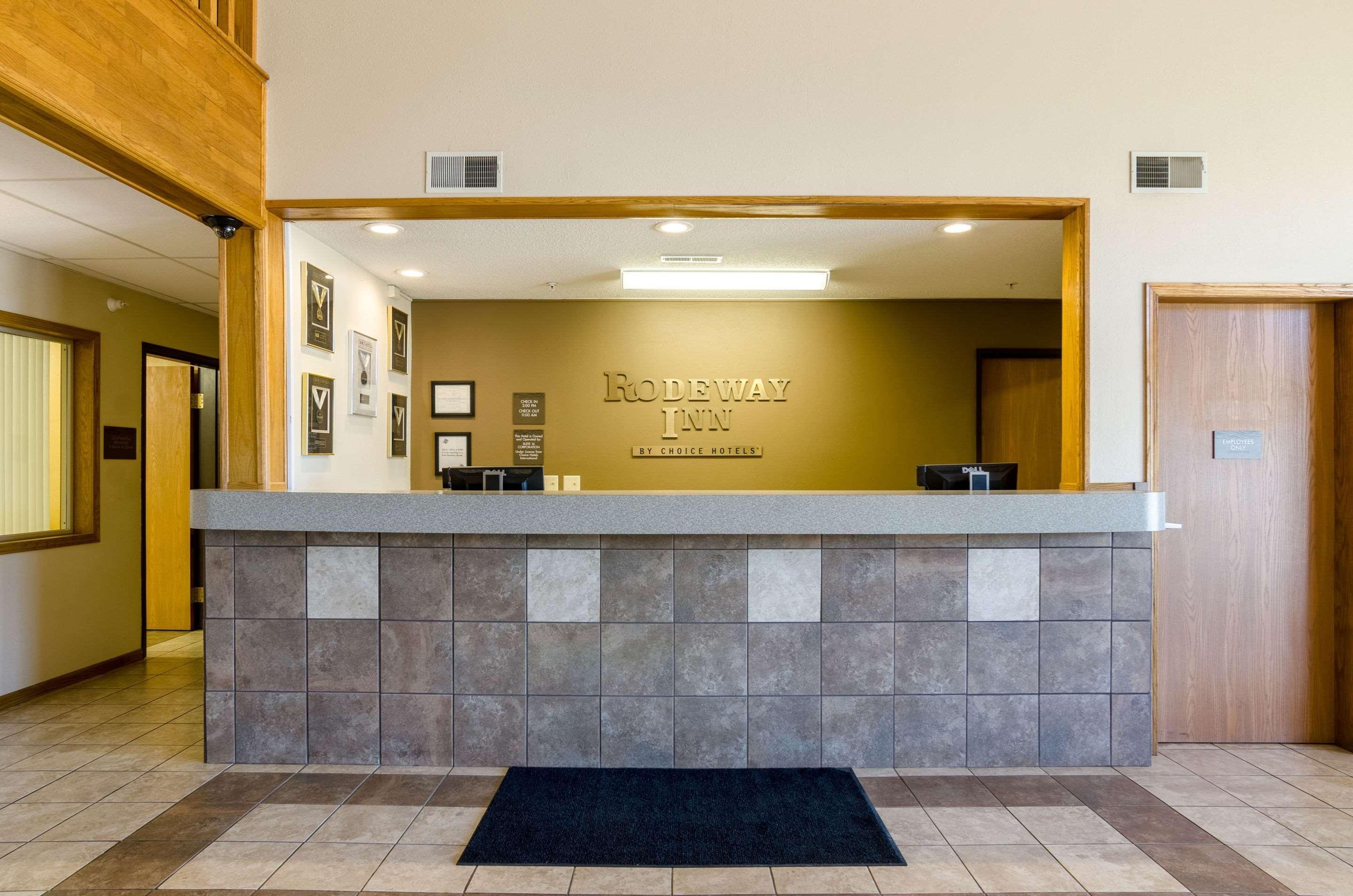 Rodeway Inn Ainsworth Bagian luar foto