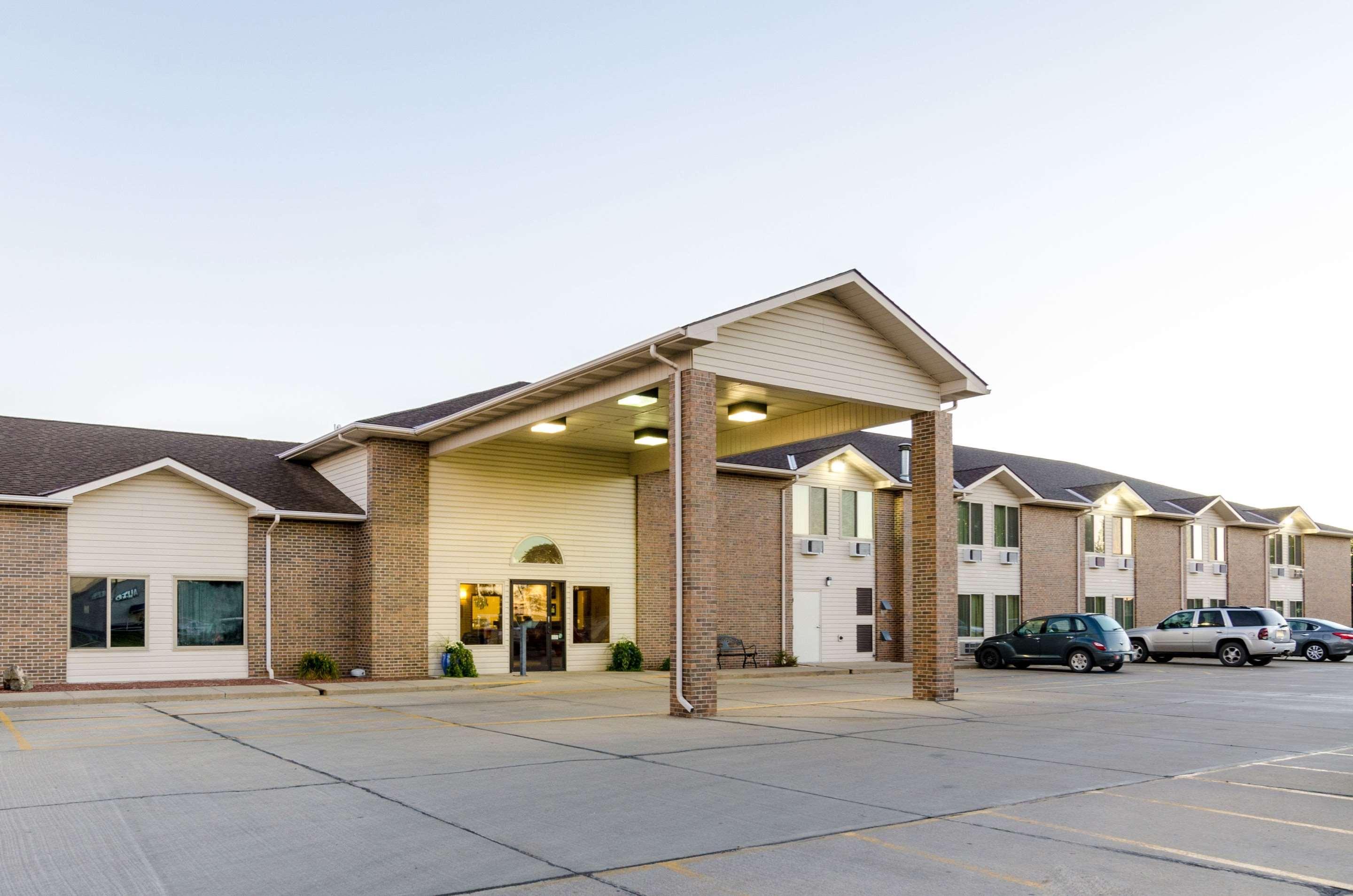 Rodeway Inn Ainsworth Bagian luar foto