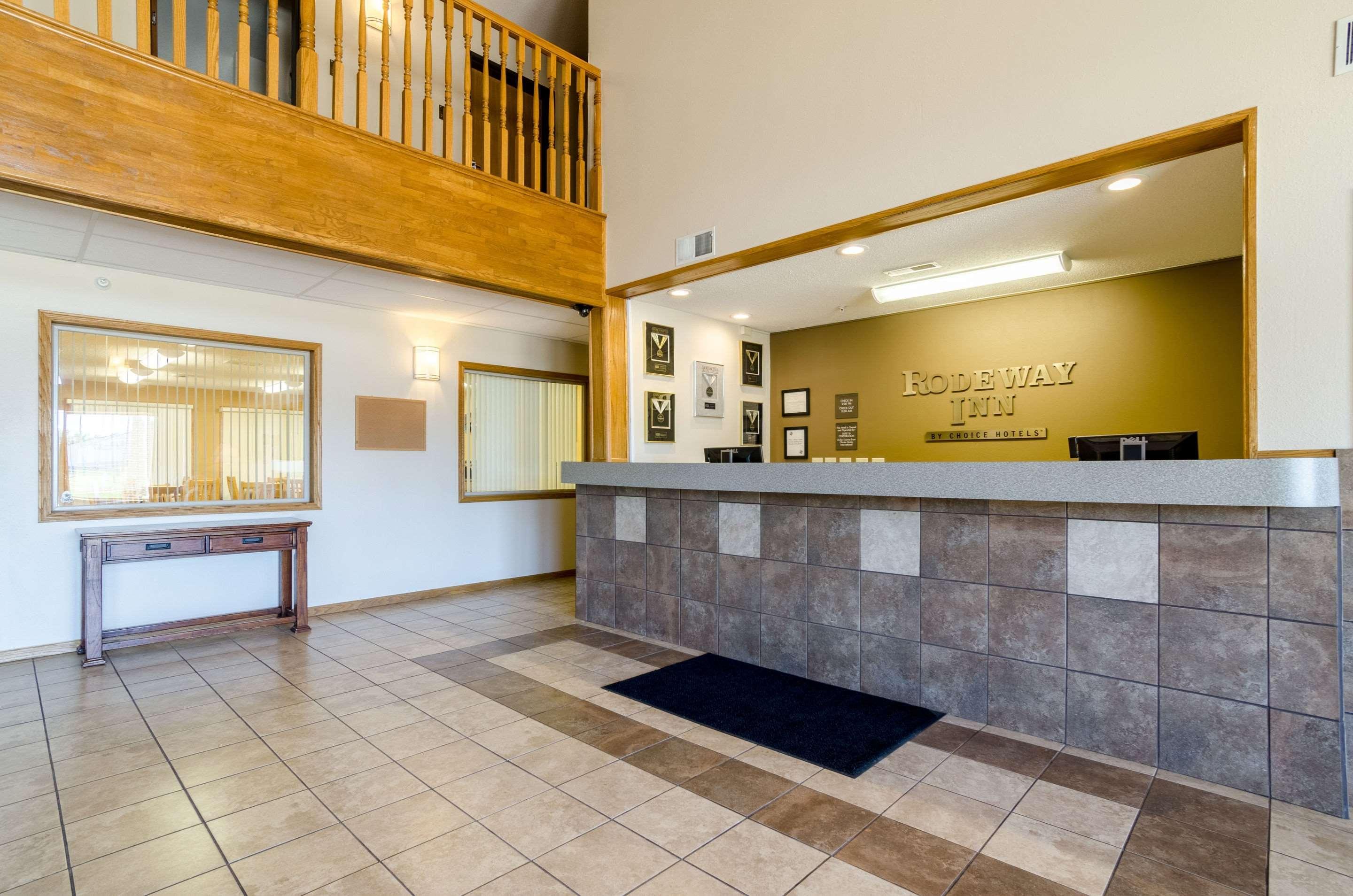 Rodeway Inn Ainsworth Bagian luar foto